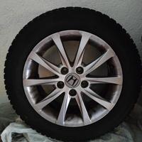 Gomme con cerchi in lega honda