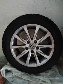 Gomme con cerchi in lega honda