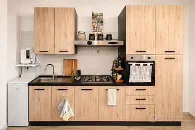 Cucina effetto legno - pari al nuovo