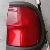 STOP FANALE POSTERIORE DESTRO NISSAN Terrano 2 3Â°
