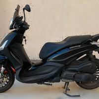 Piaggio beverly 300 nero