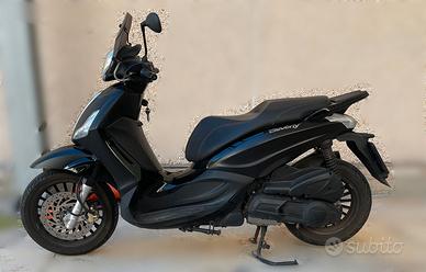 Piaggio beverly 300 nero