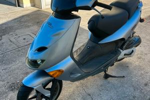 Aprilia sr 150 2t