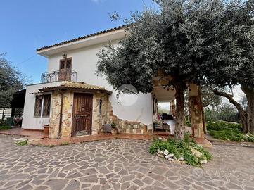 VILLA SINGOLA A CARINI