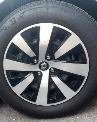 4 Gomme Bridgestone 185/65 R15 con Cerchi Clio