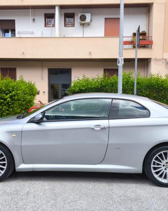ALFA ROMEO GT 1.9 JTD 16 V