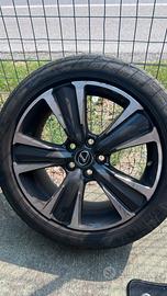 Cerchi 18 della lexus UX