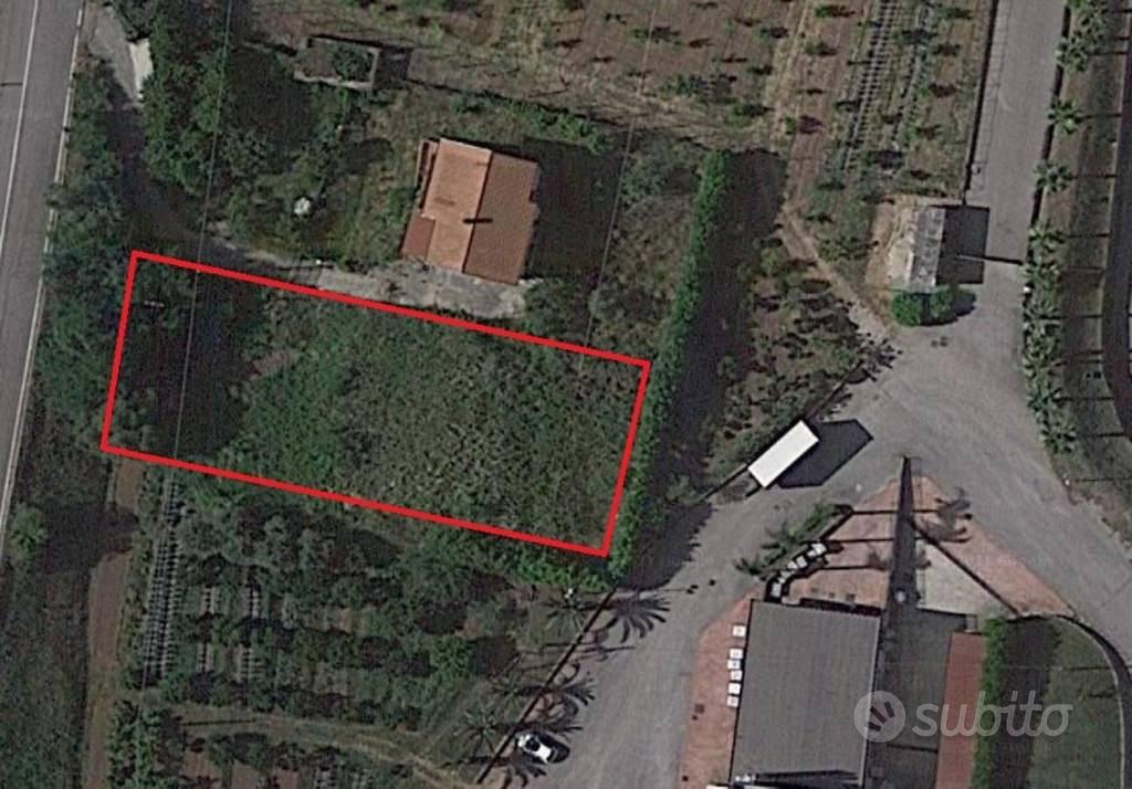Terreno di 1000 m² a Lustra - Vista 2