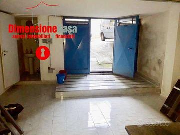 Box / Garage di 120 m² a Nola