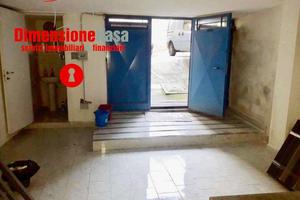 Box / Garage di 120 m² a Nola