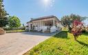 villa-unifamiliare-con-ampio-giardino-perimetrale