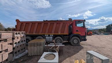 Camion Scania CVR 124 CB 8x4 HZ470