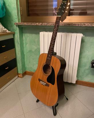 Chitarra acustica Sakura