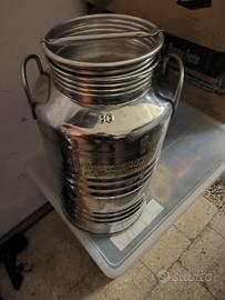 Bidone olio acciaio.