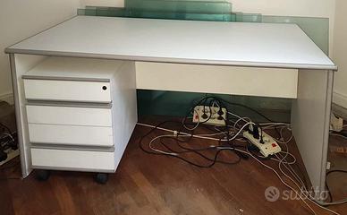 Scrivania bianca b180 p90  h75