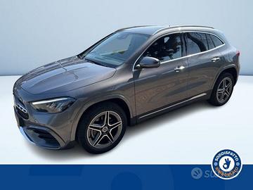Mercedes-Benz GLA 250 E PLUG-IN HYBRID AUTOMA...