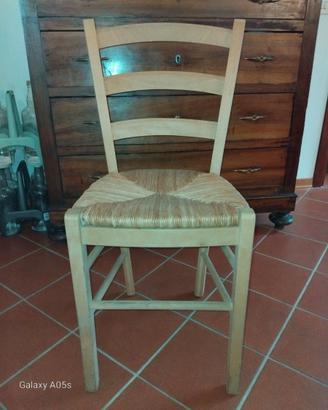 Sedie in legno di abete impagliate