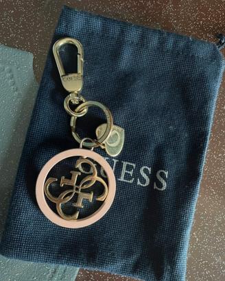 Portachiavi Guess rosa e dorato