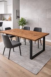 Tavolo in legno massello