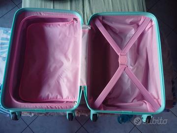 Valigetta per bambine da viaggio.