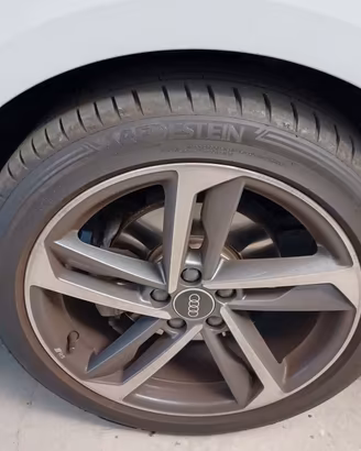 Gomme Vredestein estive 215/45/17 91w 
