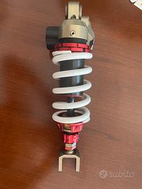 Mono ammortizzatore per suzuki gsxr 600/750
