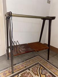 Mobiletto per TV antico