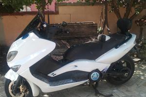 Tmax  Yamaha