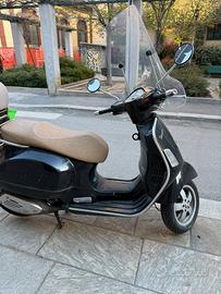 Piaggio vespa gts 250