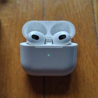Airpods 3a generazione con custodia Lightning