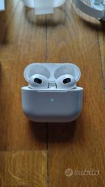 Airpods 3a generazione con custodia Lightning