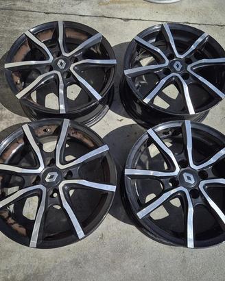Cerchi In Lega Da 15" MAK Per Renault Clio Captur