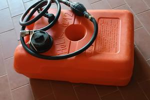 Serbatoio portatile per carburante