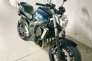 FZ6 Yamaha ( molti lavori eseguiti)