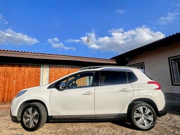 Peugeot 2008 1.2i Allure