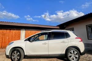 Peugeot 2008 1.2i Allure