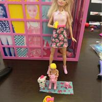 Barbie e il seggiolone
