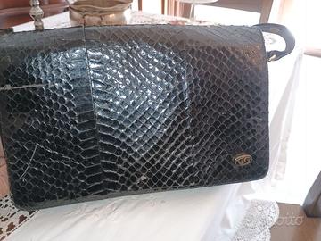 Borsa marca GG riconducibile a Gucci