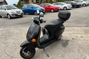 Vespa piaggio 125 et4
