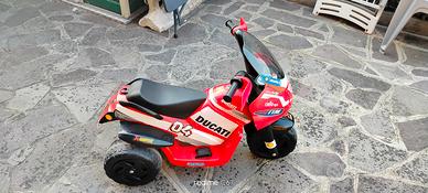 moto a batteria peg perego