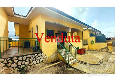 VILLA A SCHIERA A ARDEA