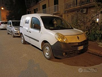 Autocarro Renault Kangoo