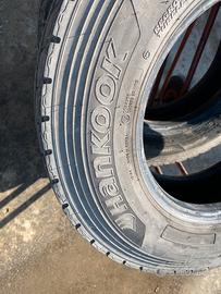 Pneumatici 225/75 17,5