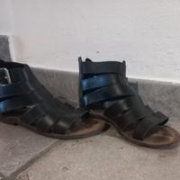 Sandali neri in pelle
