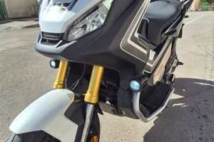 Honda x adv 750
