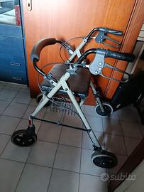 Deambulatore Rollator pieghevole  4 ruote
