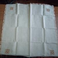 Tovaglietta in lino ricamata a mano, anni 60