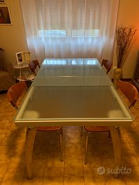 Tavolo vetro temperato e corpo in acciaio
