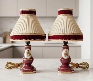 Coppia Lampade Vintage in Porcellana Bordeaux-Oro