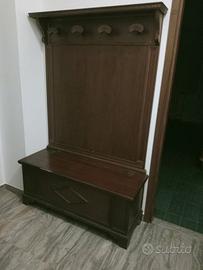 Cassapanca con attaccapanni vintage